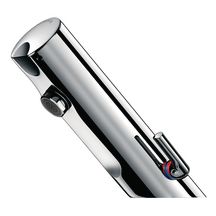 Mitigeur tempomatic delabie mix 4 avec robinets d'arrêt réf. disponible abidjan cote d'ivoire.