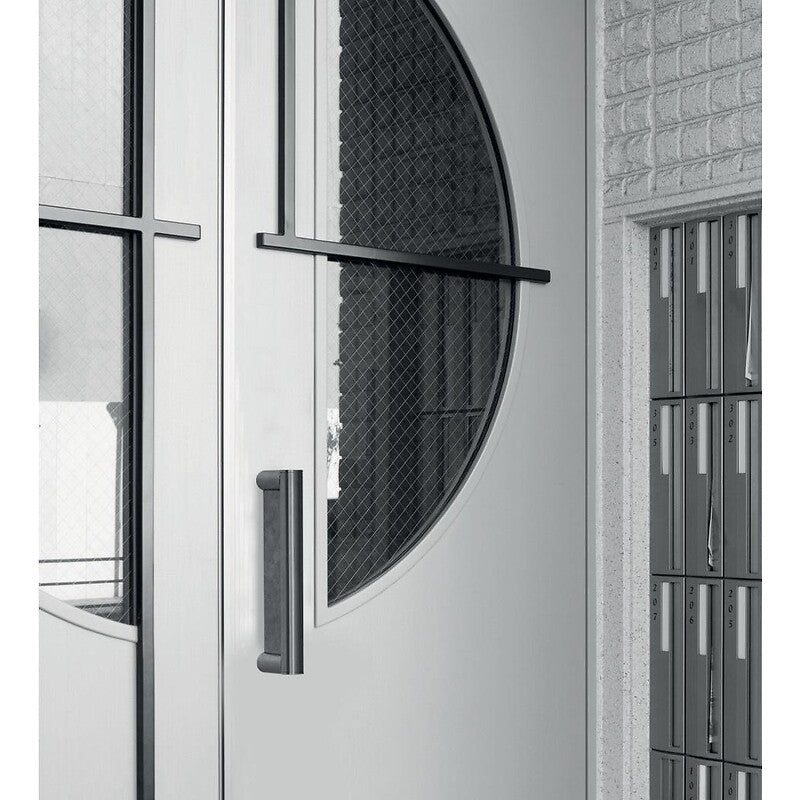 Poignée de porte battante en inox 304 anti vandalisme ø 33,7 mm entraxe de fixation 300 mm avec fixation montage simple. disponible abidjan cote d'ivoire.