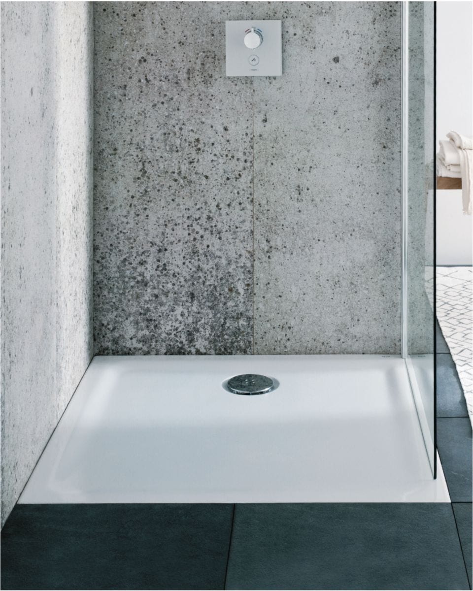 Receveur renova céramique 80 x 80 ultra-plat à poser/à encastrer avec traitement antigliss émaillé 4 côtés traitement antigliss pn 12 de série pour bonde siphoïde de 90 réf. disponible abidjan cote d'ivoire.