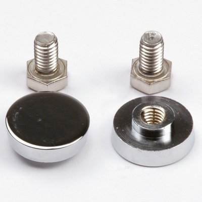 Sachet de 5 ecrous + 5 vis de. disponible abidjan cote d'ivoire.