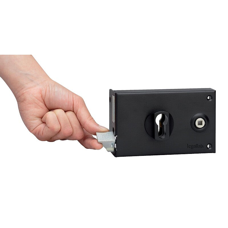 Serrure à cylindre européen saint pierre horizontale à fouillot coloris noir main droite. disponible abidjan cote d'ivoire.