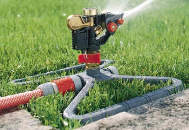 Arroseur-canon sur traîneau 807-20 - superficie 490 m2, portée de 12,5 m et débit 870 l/h maxi. disponible abidjan cote d'ivoire.