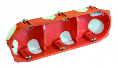 Boîte d'encastrement capritherm triple entraxe 71 mm prof. disponible abidjan cote d'ivoire.