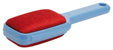 Brosse double face pour tous textiles - lxl 60 x 105mm - velours rouge. disponible abidjan cote d'ivoire.