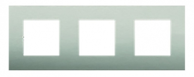 Cadre 3 postes 83x225 mm entraxe 71 mm horiz. disponible abidjan cote d'ivoire.