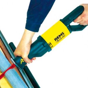 Coffret scie sabre "cat anc" 750 w, vitesse de coupe réglable + cof. disponible abidjan cote d'ivoire.