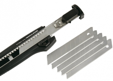 Cutter magazine - manche caoutchouc - 6 lames 18 mm dont 5 dans réservoir. disponible abidjan cote d'ivoire.