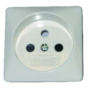 Enjoliveur 50x50 pour prise 2p+t 10-16 a/250v avec obturateur blanc. disponible abidjan cote d'ivoire.