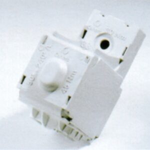 Jeu de 4 connecteurs réseau 240 2 (3p+1n). disponible abidjan cote d'ivoire.