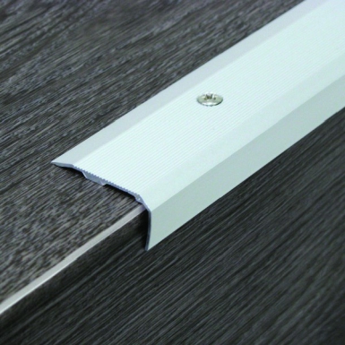 Nez de marche strié 6v 36x18 mm - 3,00 m à visser - vis non fournies - aluminium anodisé naturel. disponible abidjan cote d'ivoire.