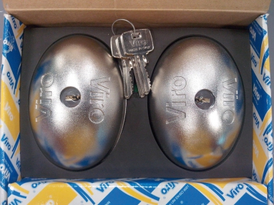 Paire de dipositifs anti-vol van lock s'entr. disponible abidjan cote d'ivoire.