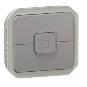 Poussoir étanche pour commande par automatisme de moteur de volets roulants plexo ip55 ik06 avec enjoliveur gris. disponible abidjan cote d'ivoire.