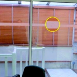 Ruban adhésif pvc dépoli translucide 5 cm x 10 m pour repérage des surfaces vitrées. disponible abidjan cote d'ivoire.