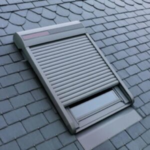 Volet roulant à énergie solaire ssl mk 04 pour fenêtres velux 304/m04. disponible abidjan cote d'ivoire.